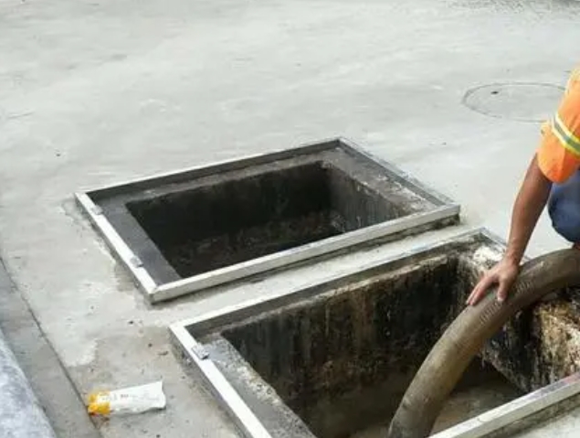 留坝化粪池清理